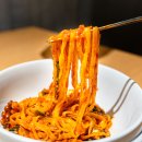 旨辛なソースが絡んだ麺 旨辛なソースが絡んだ麺