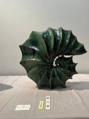 「第53回公募全陶展」で新人賞を受賞した岸 絵里菜さんの陶芸作品「深碧」 「第53回公募全陶展」で新人賞を受賞した岸 絵里菜さんの陶芸作品「深碧」