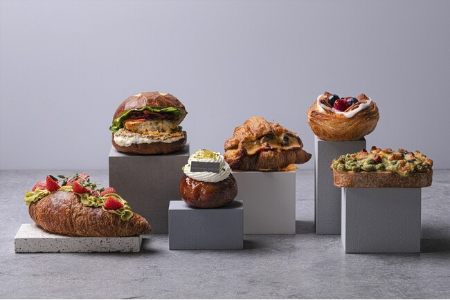 JR東京駅「グランスタ」東京駅限定コラボサンドイッチ、いちごのスイーツパン、焼き鯖すしのショップが作る鯖バーガーまで！春の新作パン16種が大集合!! GRANSTAパンフェア2025