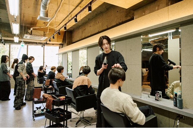【SCALP Ｄ NEXT+ 商品体験会 イベントレポート】ヘアサロン「syn」にて「SCALP Ｄ NEXT+」の商品体験会を実施！“髪の立ち上がり”や“スタイリングのしやすさ”を参加者が実際に体感