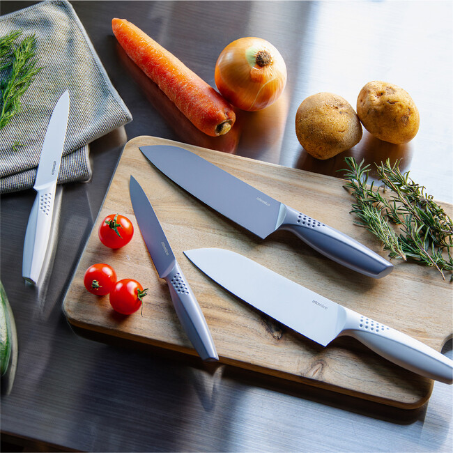 【新商品】食材がくっつきにくい、食器洗浄機で洗えるふっ素加工の三徳包丁&ペティナイフが新登場。