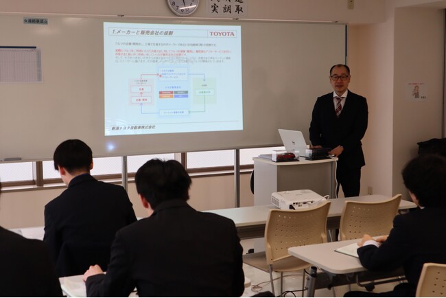 【新潟会計ビジネス専門学校】専門学校独自の就職企業ガイダンスに100社以上が集う
