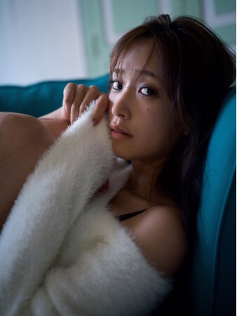 日向坂46・佐々木久美1st写真集『めくる日々』多彩な表情が楽しめる！東京・名古屋でパネル展を開催
