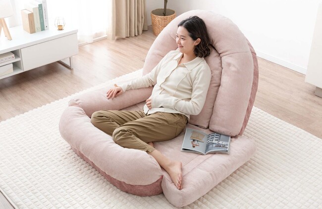 「おうちに帰れば、ヒナに転生」がグレードアップ　話題の“包み込まれる感覚”のソファベッドがリニューアル