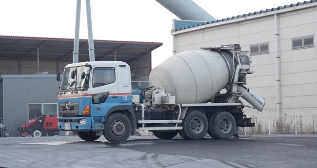 PUMP MAN株式会社・コンクリートポンプ車用 環境配慮型先行剤「エコスルプラス」を発表