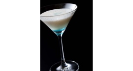 4月限定!春の青空と花々の香りをイメージしたマンスリーカクテル「パフュームガーデン」を提供【横浜ベイホテル東急】 4月限定!春の青空と花々の香りをイメージしたマンスリーカクテル「パフュームガーデン」を提供【横浜ベイホテル東急】