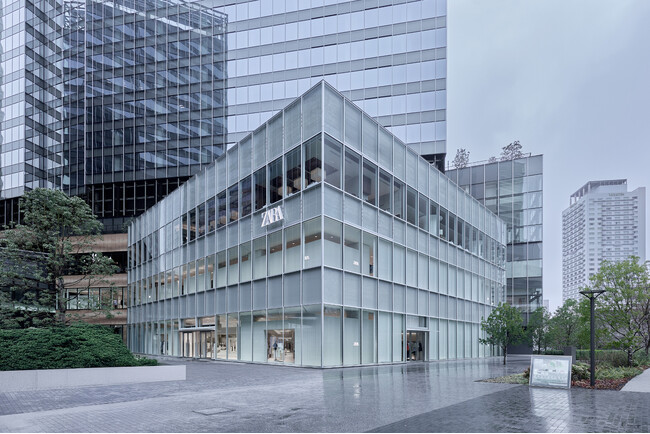 ZARA グラングリーン大阪店 3月21日(金) ニューオープン実店舗とオンラインサービスを融合させたフラッグシップストアオンライン購入アイテム専用のピックアップポイントも国内初導入