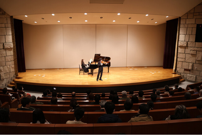 「アマダ記念コンサート・社員家族見学会」を開催しました