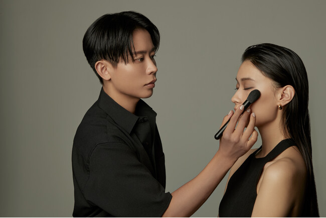 ヘア&メイクアップアーティスト 小田切ヒロプロデュースのメイクブラシブランド「SOYO」イセタン ミラー 東京ミッドタウン日比谷店 にて2025年3月19日（水）より期間限定販売開始。
