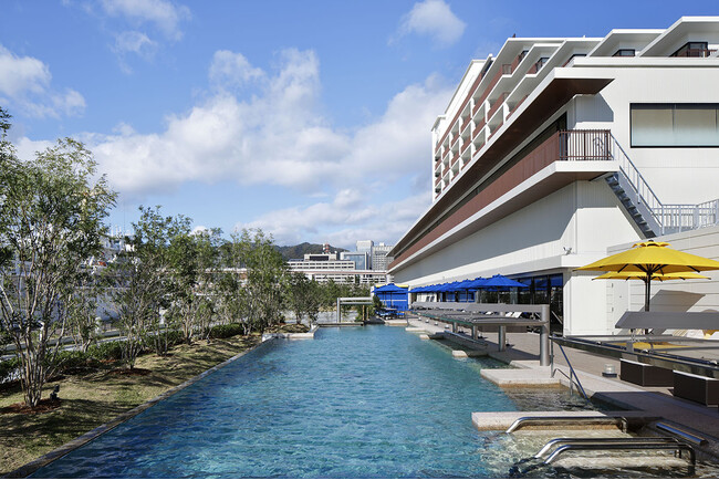 【神戸みなと温泉 蓮】4/25までの期間限定で屋外温水プール無料キャンペーン開催中！アクアレッスンも無料に