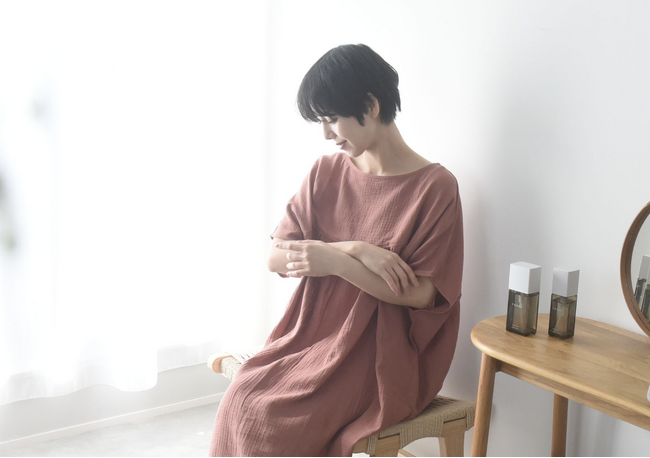 タオル代わりにバサっと着られる「湯上りガーゼワンピース」に、春の新色＆ボトムスが登場！