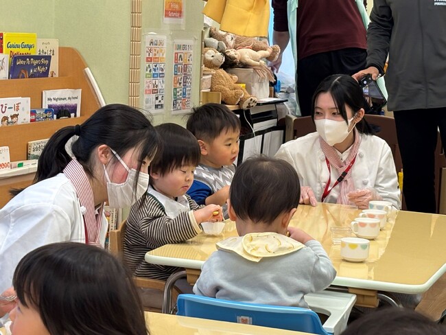 【国際調理製菓専門学校】NSGインターナショナルこども園ふるまちの園児へのおやつ提供