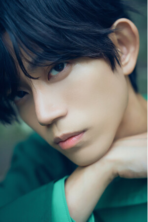 俳優・高橋健介、30歳という節目の年を、「気合いのふんどしカット」で彩る！ 所縁の地で撮影した多彩なカットを収録したメモリアルフォトブック発売決定！
