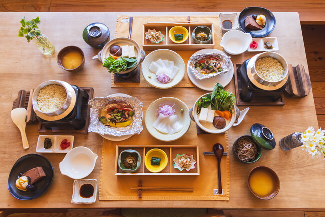 [株式会社一の湯] カモミール香る釜炊きご飯！【カミツレの宿 八寿恵荘】で新メニューの提供を開始