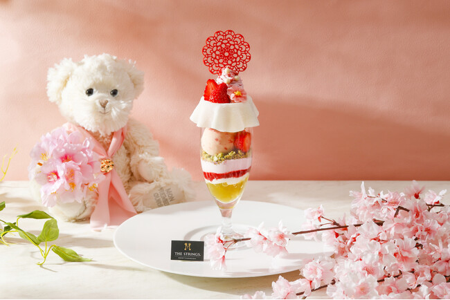 “桜&いちご×お茶&ピスタチオ”のダブルコンビネーション『桜×いちごのフリフリパフェ』新登場