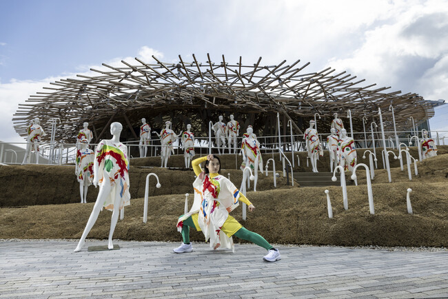 大阪・関西万博シグネチャーパビリオン「いのちの遊び場 クラゲ館」ユニフォームを発表