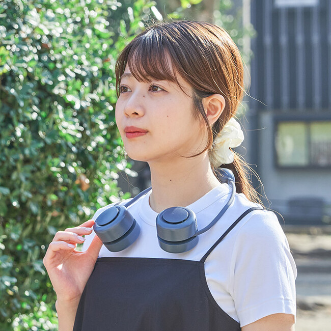 首元を直接冷却＆送風のW効果で猛暑日も快適に！昨年大ヒットの「ペルチェ冷却機能コンパクトネックファン」が、より便利に快適にリニューアルしてLife on Productsから新発売。