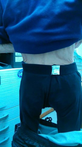 男性お尻が痩せている写真