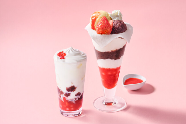【nana's green tea】まるで苺大福！ 求肥・苺・あずきで苺大福をパフェに再現。苺大福をモチーフとしたデザートドリンクも登場。　4/8～