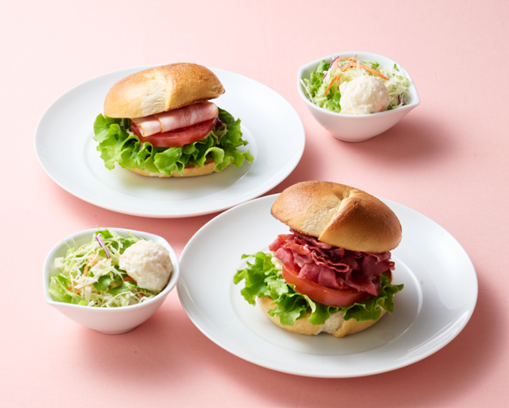 新メニュー＆更に美味しくなったパンメニューが登場！4月1日より『元町珈琲』のグランドメニューに具材たっぷりベーグルサンドと、山型食パン「小麦のしずく」を使用したメニューが新登場です！
