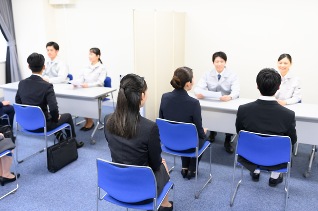 2025年度における正社員の採用予定、コロナ禍以来の60%割れ　初任給、待遇面で大企業と中小企業の格差拡大