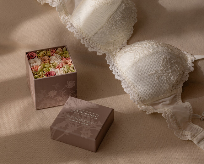 Intimissimi（インティミッシミ）、ニコライ バーグマン フラワーズ & デザインとの期間限定スペシャルコラボレーションを3月24日よりスタート。