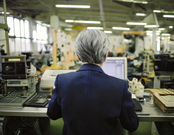 社長の平均年齢は60.7歳、 過去最高を更新　社長交代率は3％台で低迷、 高齢化に歯止めかからず