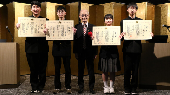 吉野彰博士が、未来を創り出す若き発明家を激励！「令和6年度パテントコンテスト/デザインパテントコンテスト表彰式が開催されました」