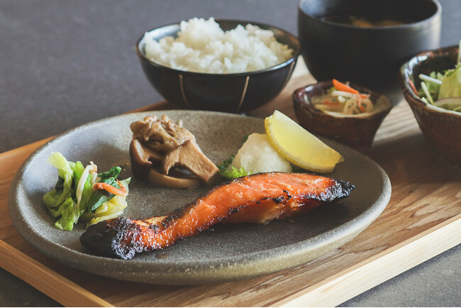 【静岡市駿河区丸子】愛犬と泊まれるホテル「1HOTEL」のホテルランチがリニューアル！一般利用もできる１日遊べるスポットへ。