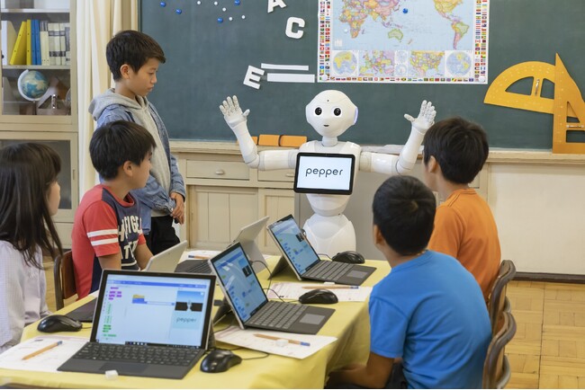 教育機関向け「Pepper for Education」のChatGPT機能、利用対象を小学生にも拡大