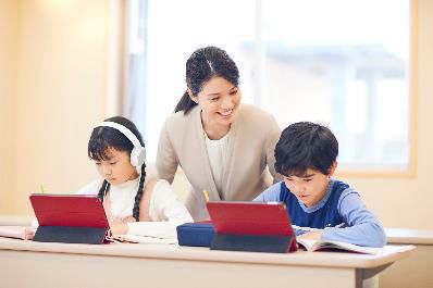 “正社員講師×AIタブレット”で個別最適化された学びを提供する　自立学習RED、2025年春、5教室を新たに開校