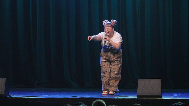 渡辺直美 2023年開催「Naomi Takes America-The Podcast LIVE-」全米7都市ツアー密着動画【後編】公開！