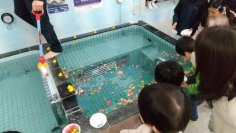 【拓殖大学×跡見学園女子大学 】地域の銭湯をPR！～「行こうよ！文京浴場♨️～学生プロジェクト～」の学生が大黒湯にて「銭湯大学学園祭 春の縁日」を開催しました