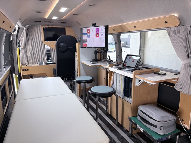 愛媛県新居浜市が保健福祉MaaS車両にシェアメディカルのオンライン診療支援プラットフォーム「メディキャプチャ」を採用