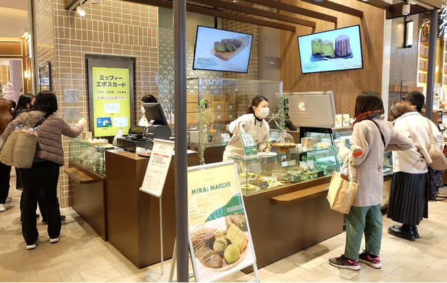熊本県錦町の緑茶と米を使ったスイーツ等を博多マルイでテスト販売。購入者の約80%が「錦町に興味を持った」と回答。