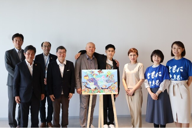 障がいのある方の美術作品「ともいきアート」の展示イベントの社内開催