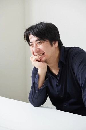 テレビプロデューサー 佐久間宣行「もっと早く言ってくれよ」プロデュースアイドル「ラフ×ラフ」 新曲「君ときゅんと(ハート)」3月29日リリース
