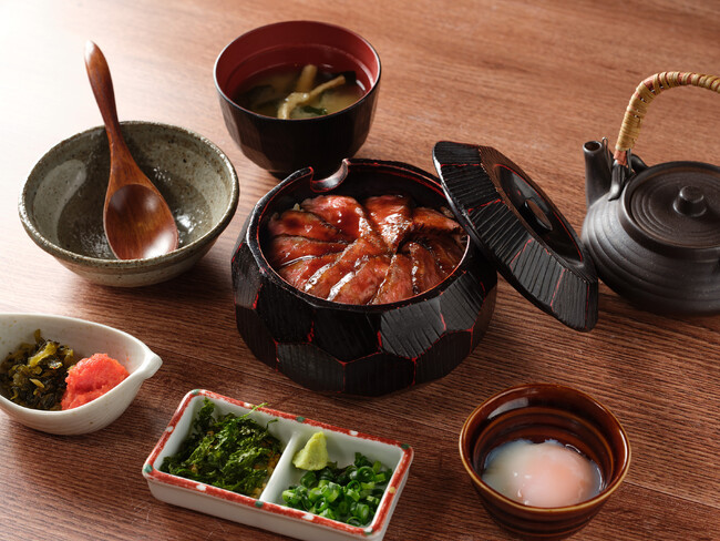 【2025年3月31日OPEN】熊本県産「あか牛」を使ったひつまぶし専門店「西豊舎」がJR博多駅アミュプラザにOPEN！