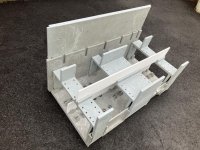 駅ホームドアの設置用に最適な新型のリサイクル樹脂製「ケーブルキャビネット」を開発