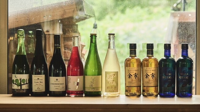 今年の夏も最高の外飲み体験を。「余市ヴィンヤードグランピング」が2025年の予約受付をスタート