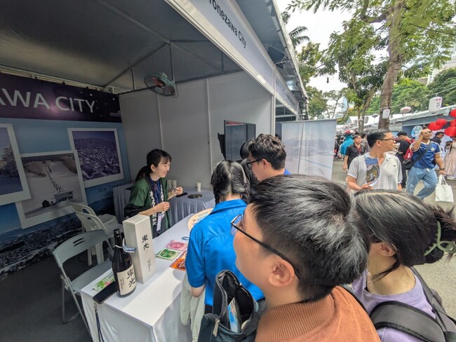 【雪の降らないベトナム・ホーチミンで雪の街・米沢をPR】「第10回 ジャパン ベトナムフェスティバル in ホーチミン」に米沢市の観光ブースを初出展し、雪を楽しめる観光地・米沢の魅力を紹介しました！