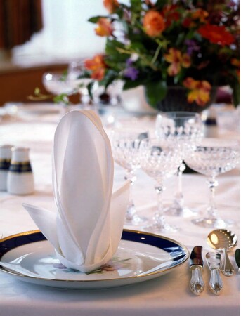 【リーガロイヤルホテル大阪】テーブルマナーを通じて、地元大阪の未来を担うこどもたちを支援「チャリティマナー講習 ～リーガロイヤルホテルからのご入学祝い～」