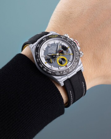 カスタム時計メーカー「DiW」から、モータースポーツの情熱と精密さを融合させた「CARBON ROLEX DAYTONA QUANTUM RACER」が登場。