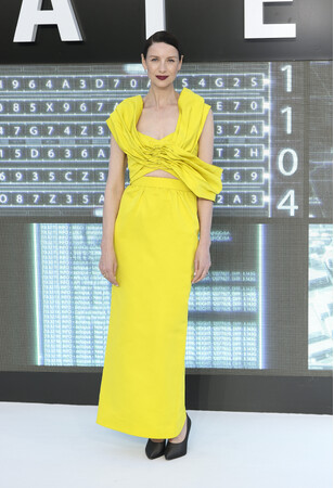 【ルイ・ヴィトン】カトリーナ・バルフ、映画「アマチュア」のヨーロッパプレミアにルイ・ヴィトンを着用