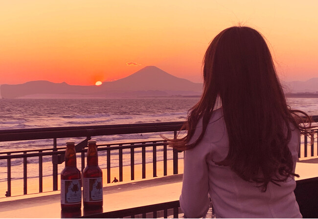 【春の大型連休特別プラン登場】海からの風を感じながら相模湾に沈む夕日を眺めクラフトビールで乾杯！「えのすいサンセットビアプラン」