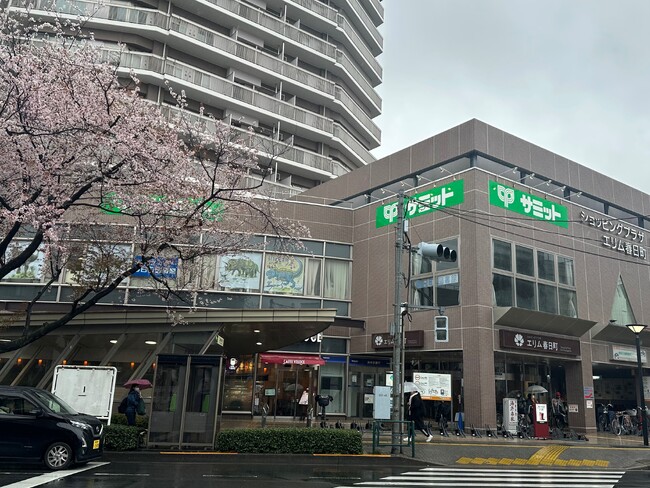 駅直結型のサミットストア練馬春日町店　インストアベーカリーを導入し改装オープン