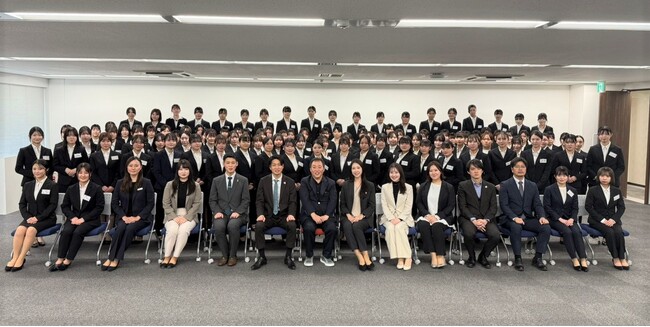 脱毛サロン「ストラッシュ」を運営する株式会社クリアは2025年度春の入社式を実施