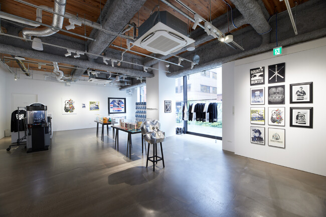 90’s裏原宿発、今も世界をリードするオールスターデザイナー達による「バウンティーハンター」30周年を祝う「BH30|BOUNTY HUNTER 30TH ART EXHIBITION」本日スタート！