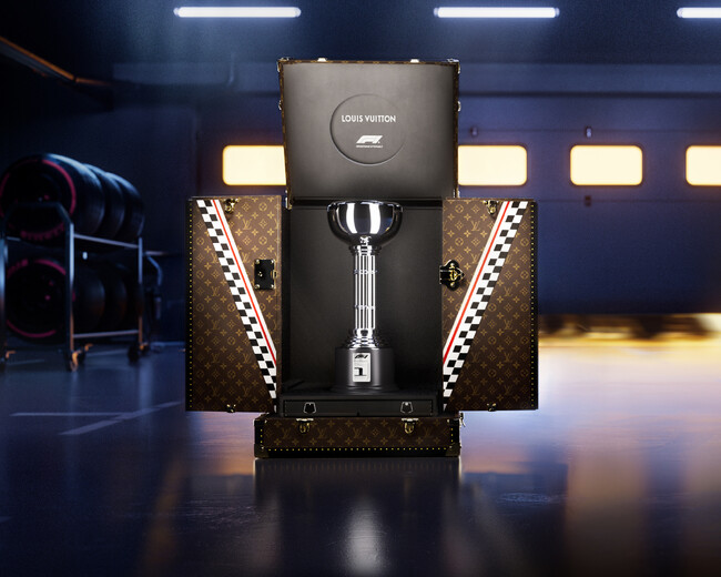 【ルイ・ヴィトン】鈴鹿で開催されるフォーミュラ1(R) レノボ 日本グランプリ 2025にルイ・ヴィトンの特別仕様のトロフィー・トランクが登場