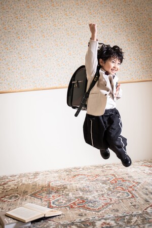 ワクワクが止まらない！元気＆躍動感いっぱい入学記念写真新ビジュアル『Exciting Special Day』